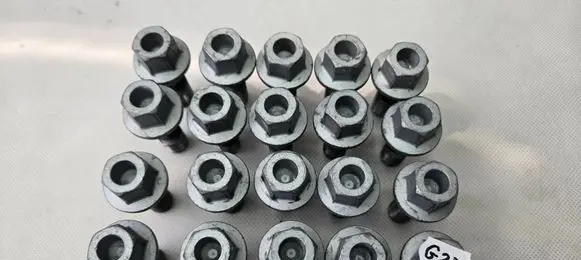 Renault Trafic III (X82) Nuts/bolts 