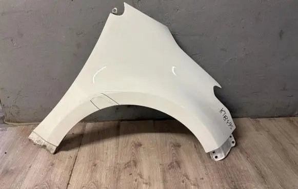 Toyota Yaris XP210 Fender
