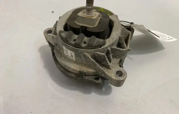 BMW X3 F25 Engine mount bracket 6868489