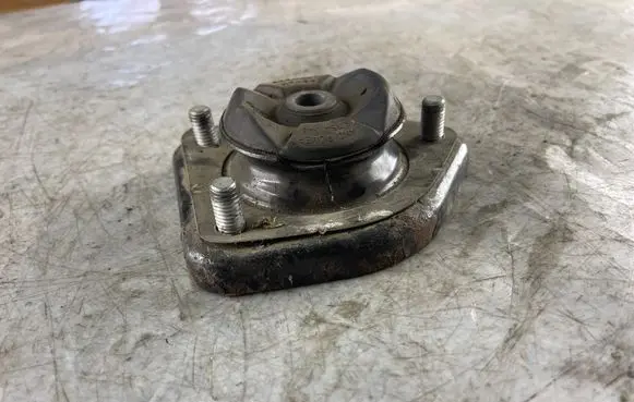 Toyota Land Cruiser (J120) Coil spring mount 6754346
