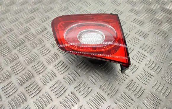 Volkswagen Tiguan Tailgate rear/tail lights 5N0945093B