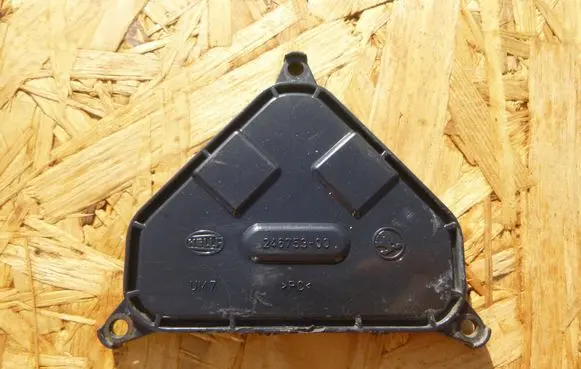 Skoda Superb B5 (3U) Headlight/headlamp dust cover 24675300