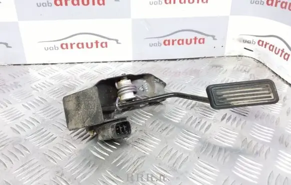 Toyota Avensis T220 Accelerator throttle pedal 8928152621 1983003041