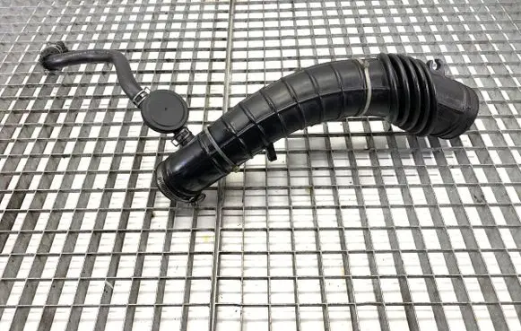 Suzuki Grand Vitara II Air intake hose/pipe 