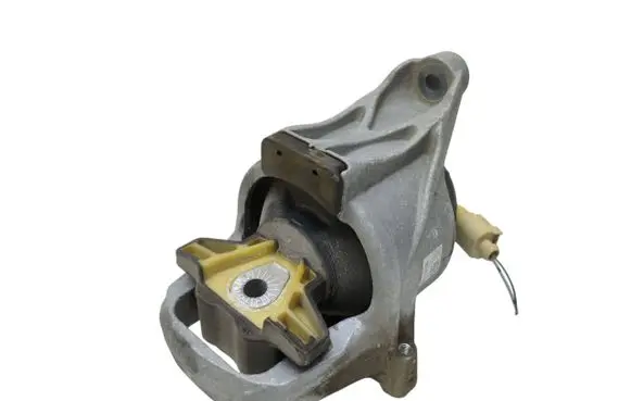 Engine mount bracket
