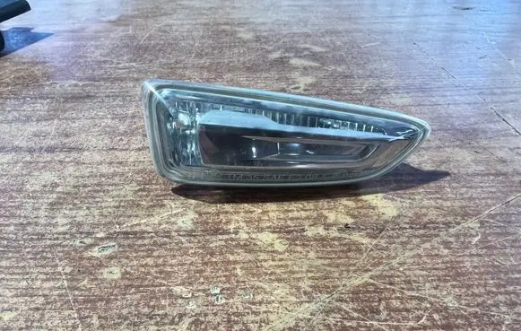Opel Astra J Front fender indicator light 13273104