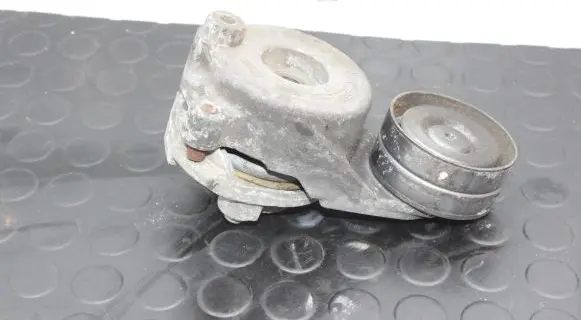 Mercedes-Benz CLS C219 Generator/alternator belt tensioner A6422001370