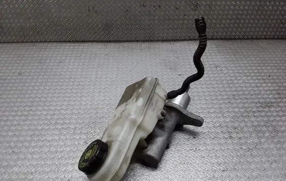 Mitsubishi Colt Master brake cylinder 32067272D