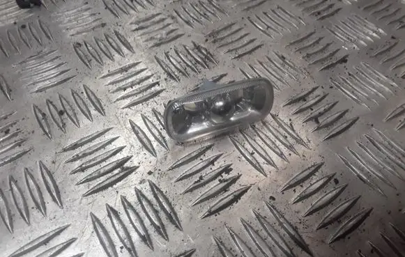 Front fender indicator light
