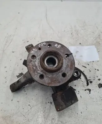 Mercedes-Benz Vito Viano W638 Front wheel hub