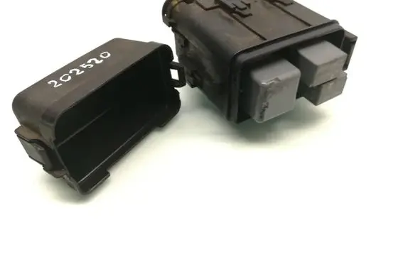Toyota Verso Fuse module 90080-87030 AH156700-2900