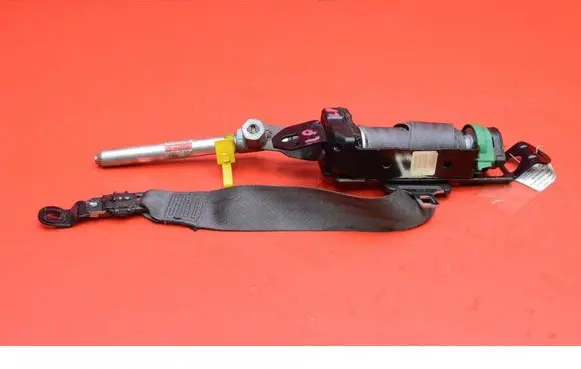 Volvo V70 Front seatbelt