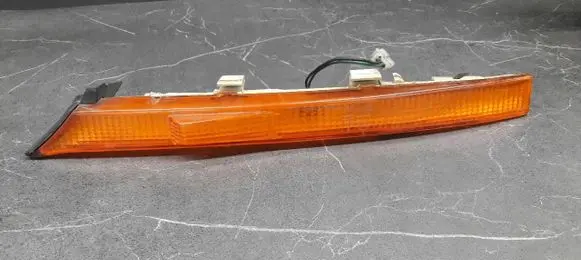 Mitsubishi Lancer Front indicator light