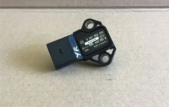 Volkswagen New Beetle Air pressure sensor 0281002399 038906051B