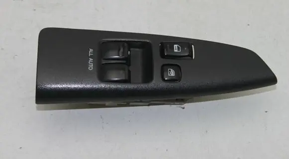 Toyota Corolla Verso E121 Electric window control switch 8404013060
