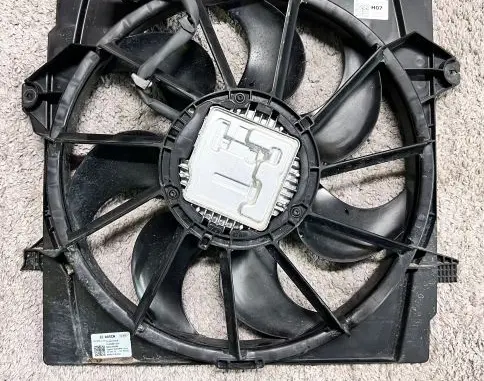 Hyundai Tucson IV NX4 Electric radiator cooling fan 25304N7071