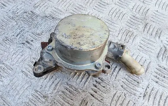 Nissan Navara D23 Vacuum pump 146508418R