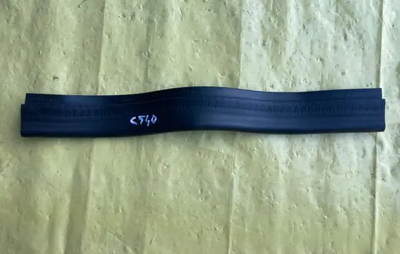 Mercedes-Benz C AMG W204 Engine compartment rubber A2046280998
