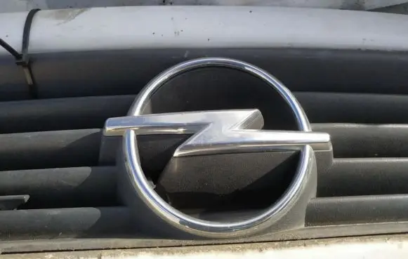 Opel Astra G Manufacturer badge logo/emblem 