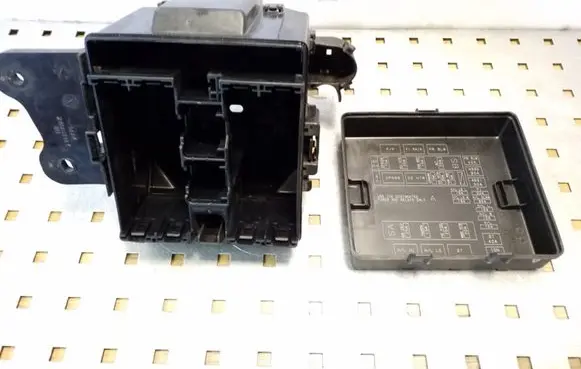 Suzuki Grand Vitara II Fuse box set