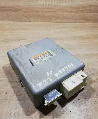 Toyota Avensis T270 Power steering control unit/module 8965005070