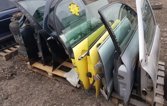Alfa Romeo 156 Front door juodos