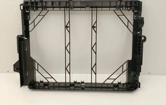 Volvo XC90 Radiator mount bracket 31657685 FCC7A