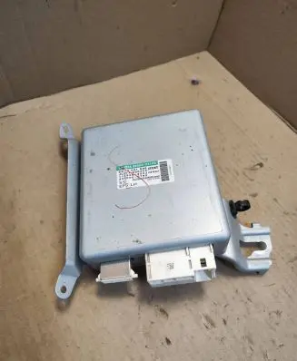 Toyota Avensis T270 Power steering control unit/module 8965005100 1129002523 6900001686