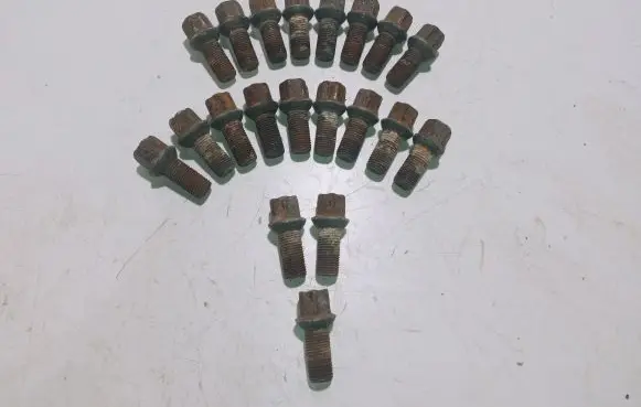 Audi A6 S6 C6 4F Nuts/bolts 