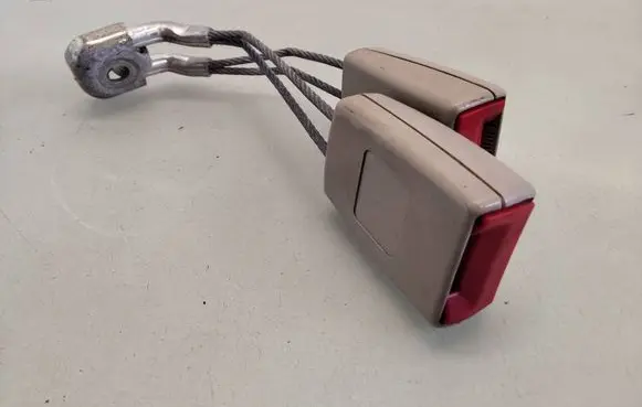 Audi A8 S8 D2 4D Rear seatbelt buckle 