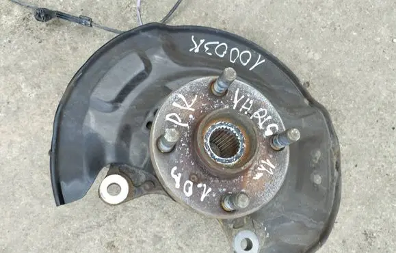 Toyota Yaris Front wheel hub