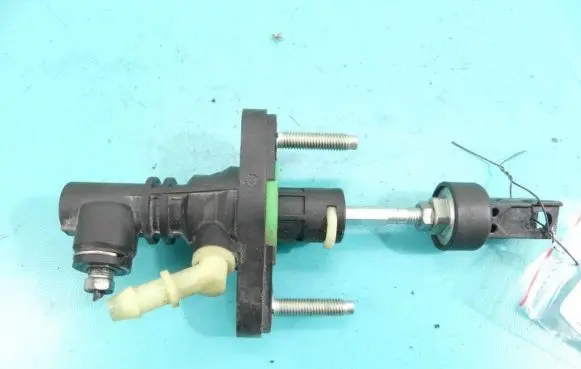 Clutch slave cylinder