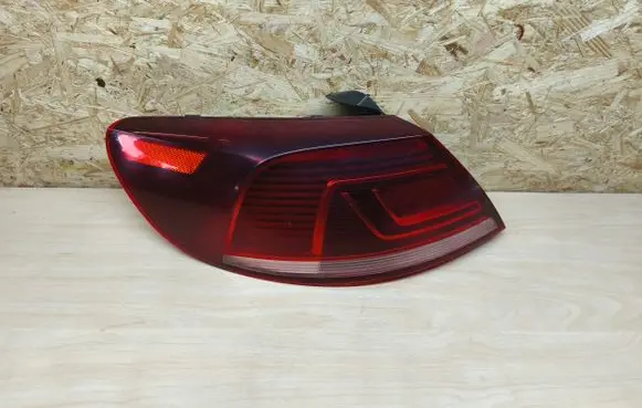 Volkswagen PASSAT CC Rear/tail lights 3C8945207T 3C8945207 81170101