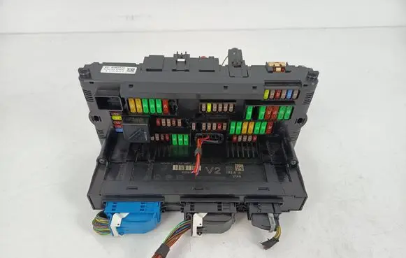 BMW 5 F10 F11 Fuse module 9252815