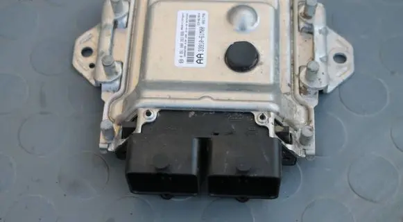 Suzuki Vitara (LY) Engine control unit/module ECU ECU3391061M00 3391061M00