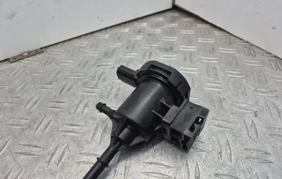 Vacuum valve