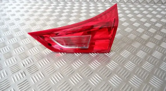 Toyota Auris E180 Tailgate rear/tail lights 8518102450