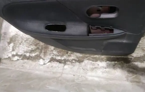 Nissan Note (E11) Rear door card panel trim