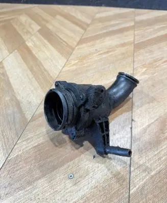 Mercedes-Benz E W211 Air intake hose/pipe A6421400687 4010202B