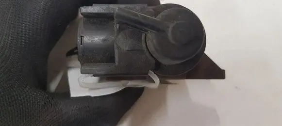 Ford Focus C-MAX Turbo solenoid valve 6G9Q9E882CA 70177100