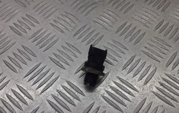 Opel Corsa C Fuel pressure regulator 
