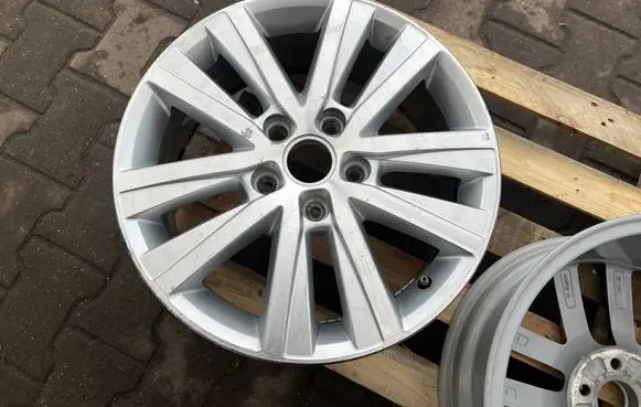 Volkswagen Transporter - Caravelle T5 R17 alloy rim 7E0601025L