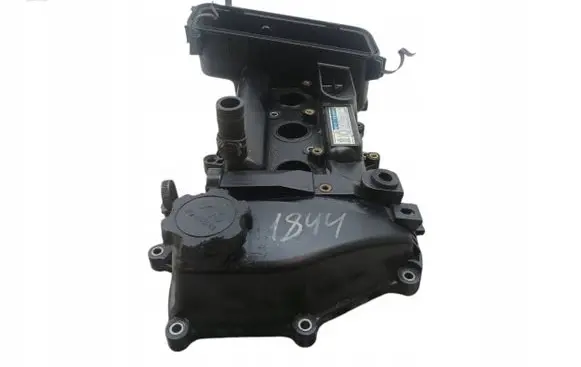 Toyota Yaris Rocker cam cover 