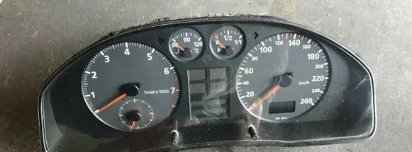 Audi A4 S4 B5 8D Speedometer (instrument cluster) 8D0919033C