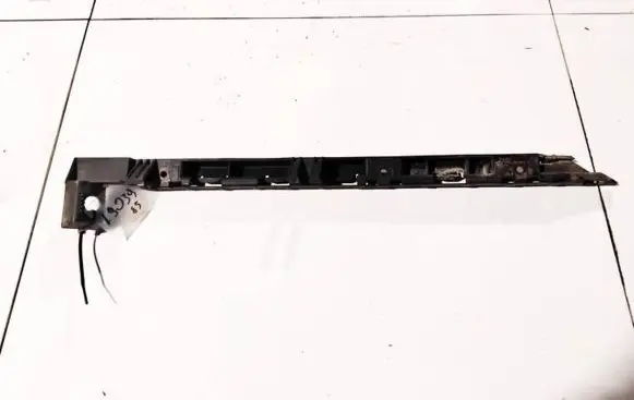 Front bumper mounting bracket