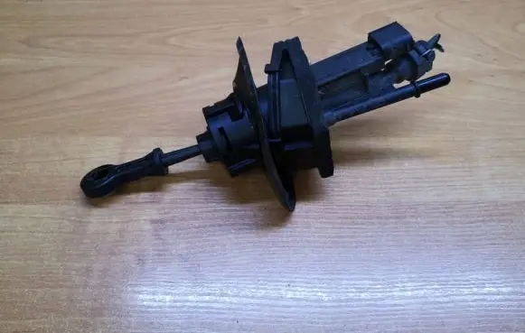 Volvo S60 Clutch slave cylinder 