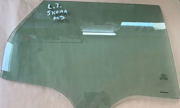 Ford Focus Sliding door window/glass 