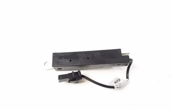 Mercedes-Benz GLK (X204) Aerial antenna amplifier A2048702589