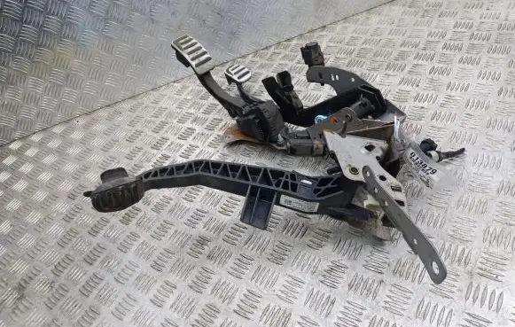 Volvo V50 Accelerator throttle pedal