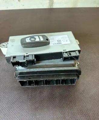 BMW 5 F10 F11 Engine control unit/module 8510643 0281016938 9241974